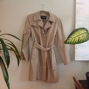 London Fog Towne Classic Preppy Timeless Quiet Luxury Belted Tan Trench Coat Lg